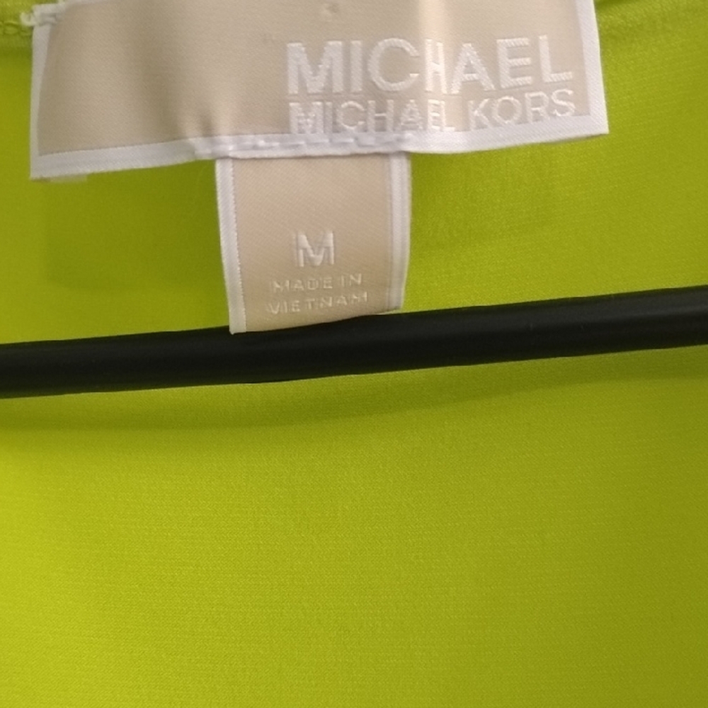 Like New 😍 Michael Kors Vibrant Lime Drape Top Size Medium - Picture 2 of 4